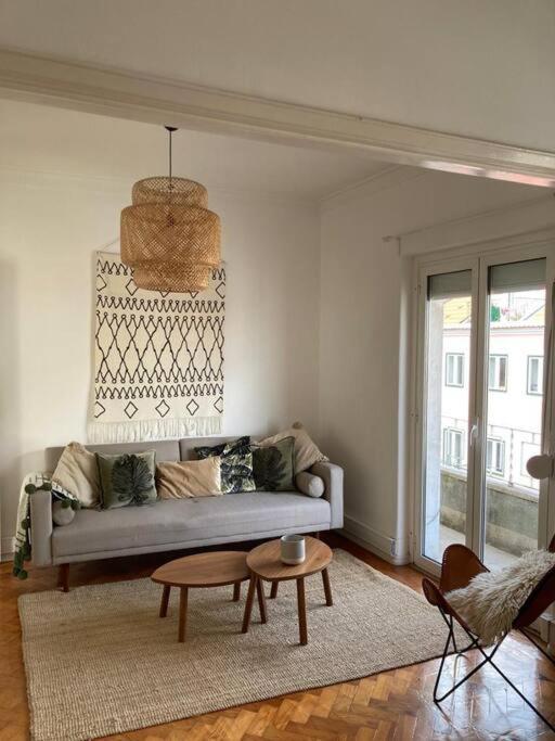 Apartamento Bem Localizado Para Familias & Amigos Apartment Lisbon Exterior photo