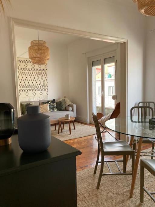 Apartamento Bem Localizado Para Familias & Amigos Apartment Lisbon Exterior photo